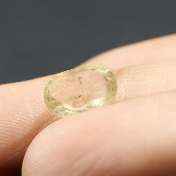 yellow sapphire 2.07ct.